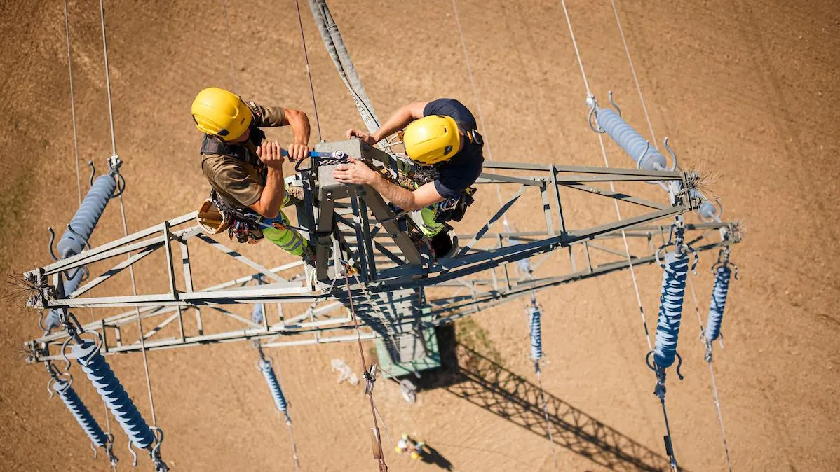 Entretien d'une installation électrique haute tension 
