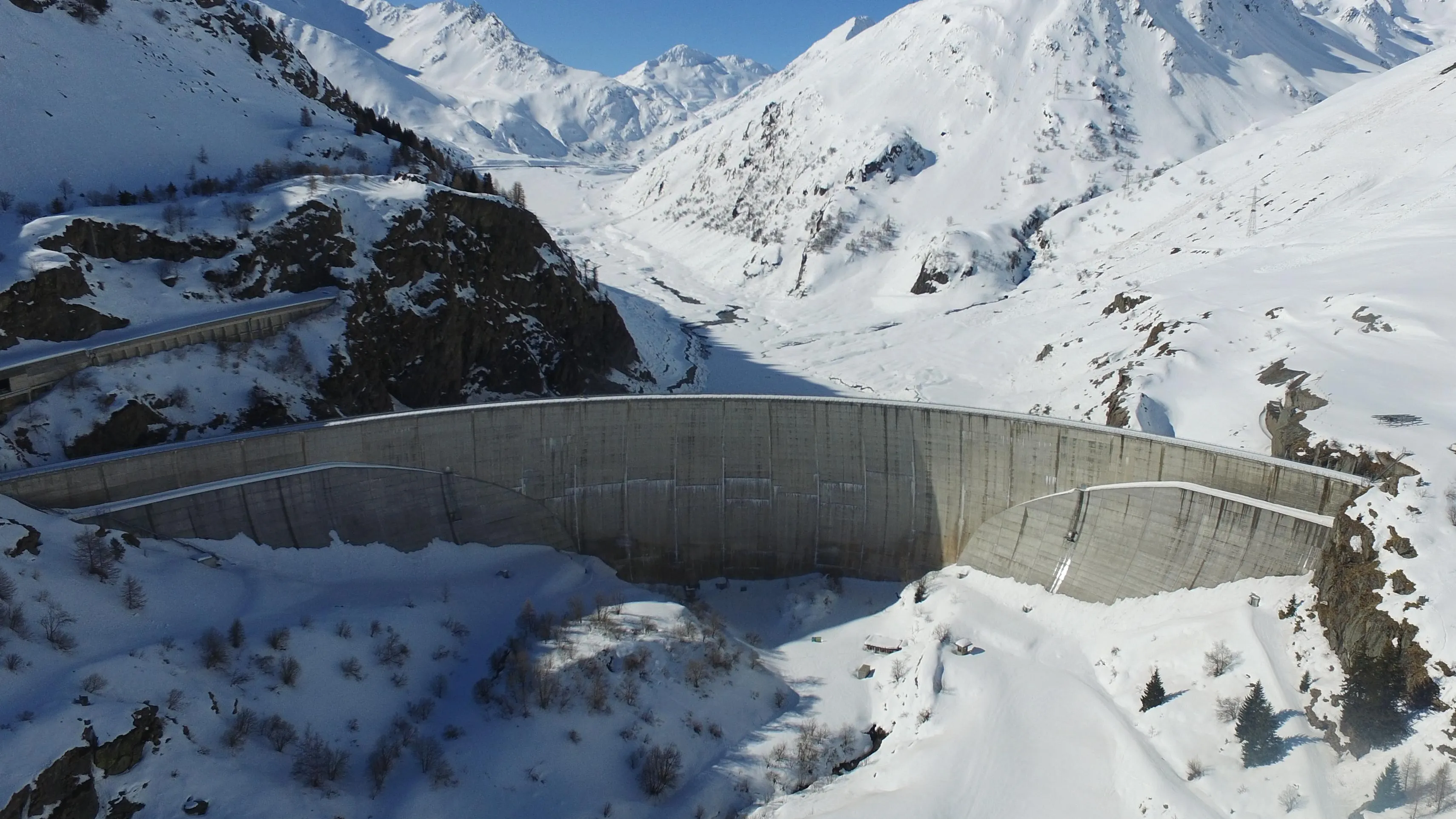 Barrage des Toules en hiver