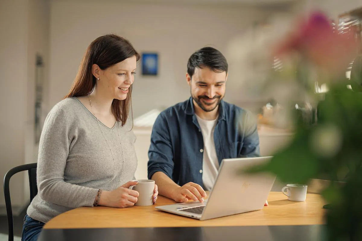 Clients Romande Energie sur leur ordinateur portable