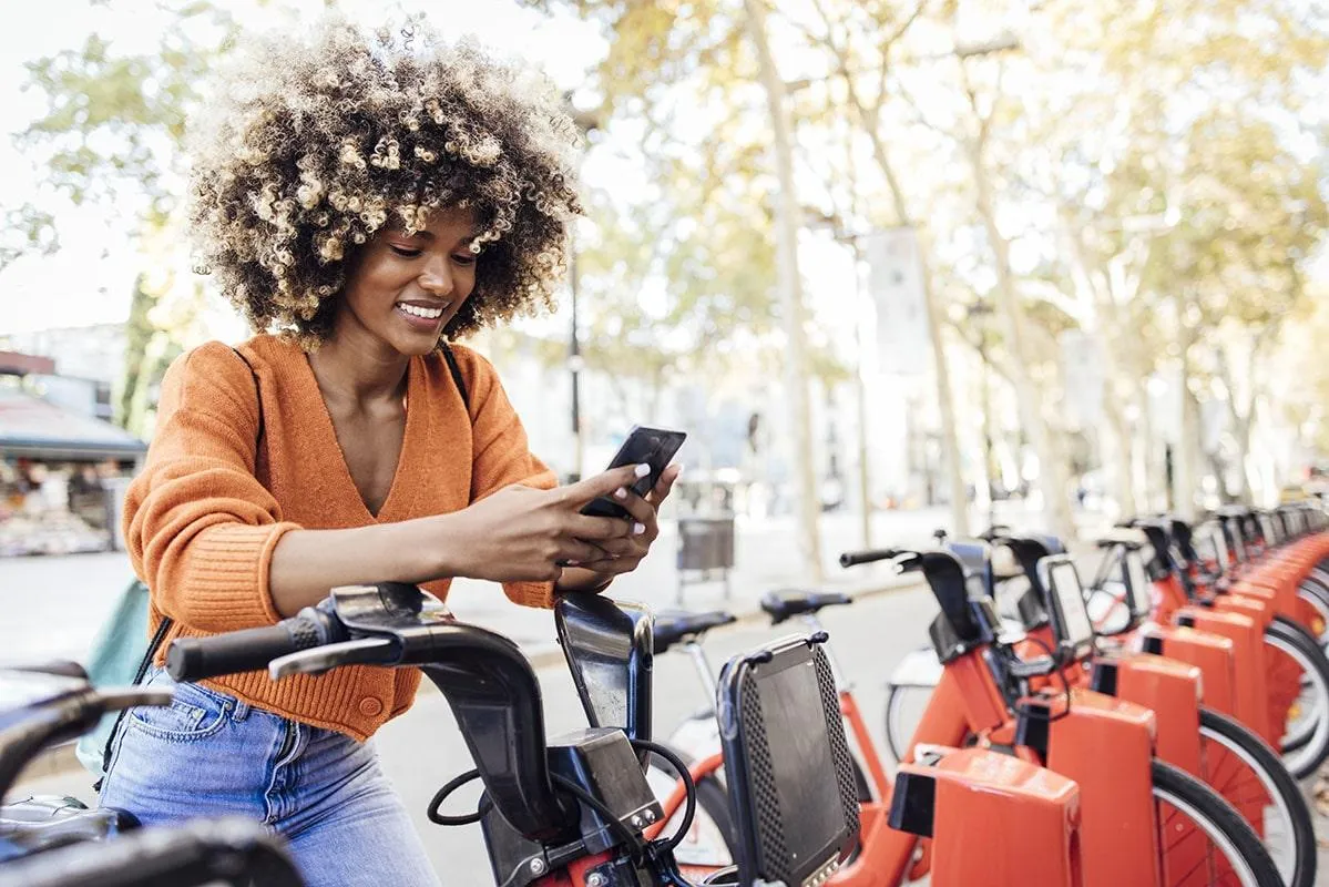 femme sur un vélo