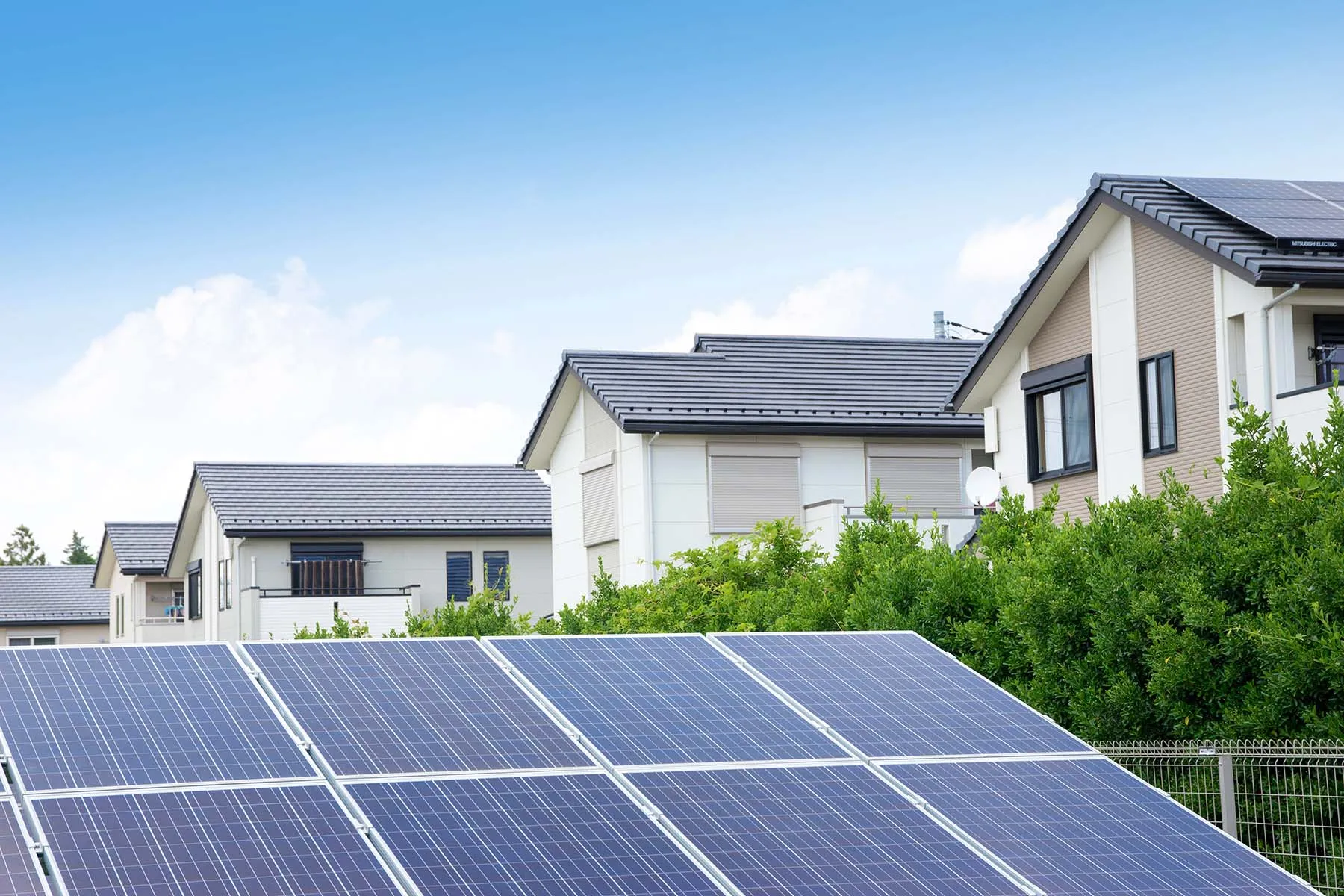 Toits avec panneaux solaires